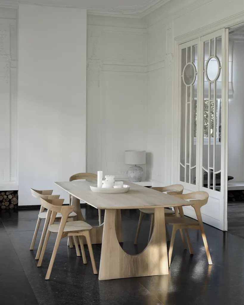 Mesa de comedor de roble